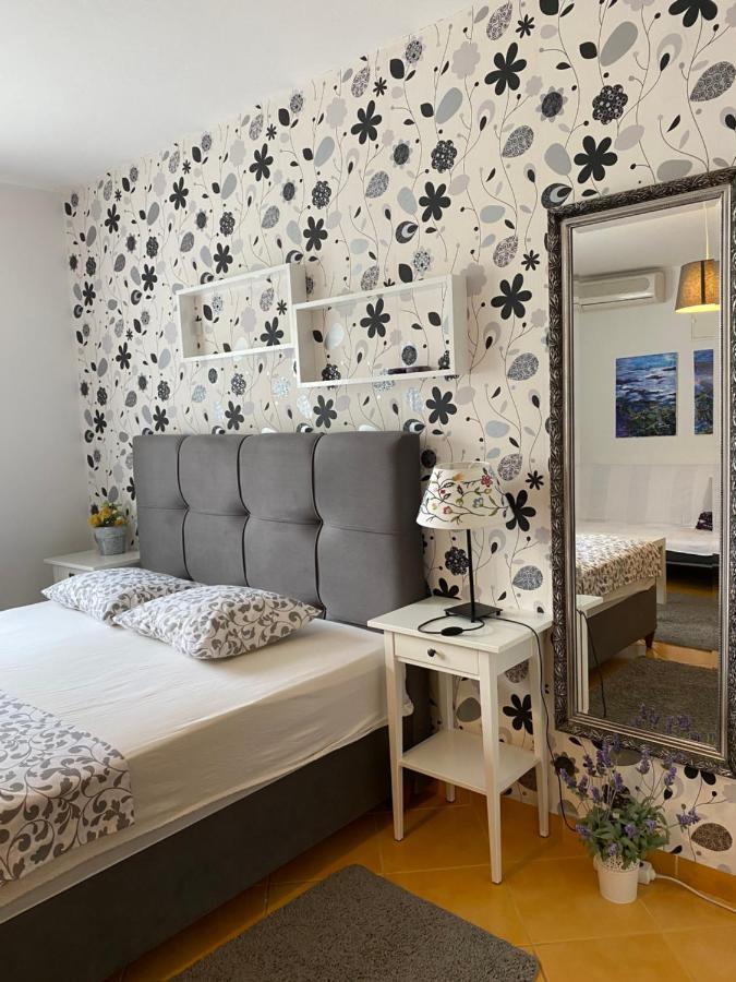 Apartment Lara Rab Town Zewnętrze zdjęcie