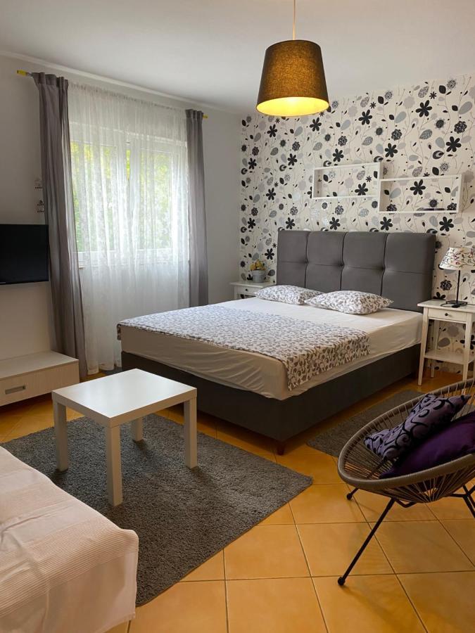 Apartment Lara Rab Town Zewnętrze zdjęcie