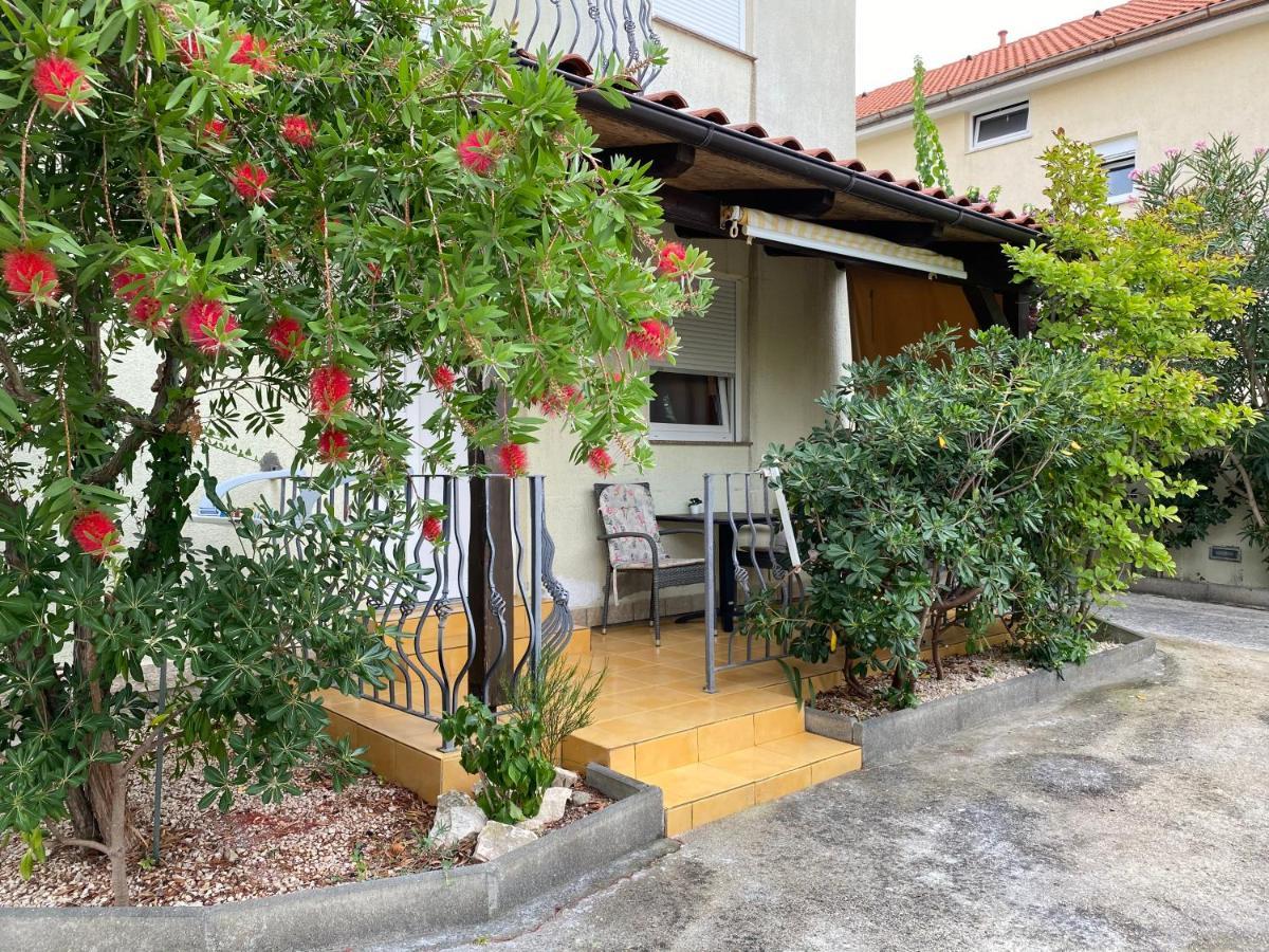 Apartment Lara Rab Town Zewnętrze zdjęcie